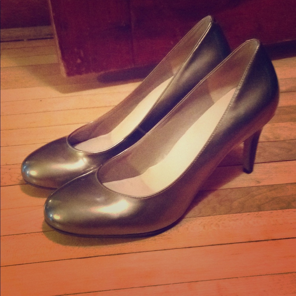 Pewter Cole Haan Heels size 8.5